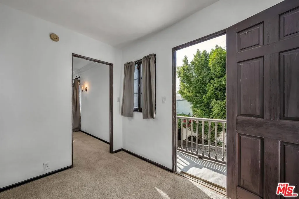 2027 N Edgemont Street, Los Angeles, California 90027 home-pic-24